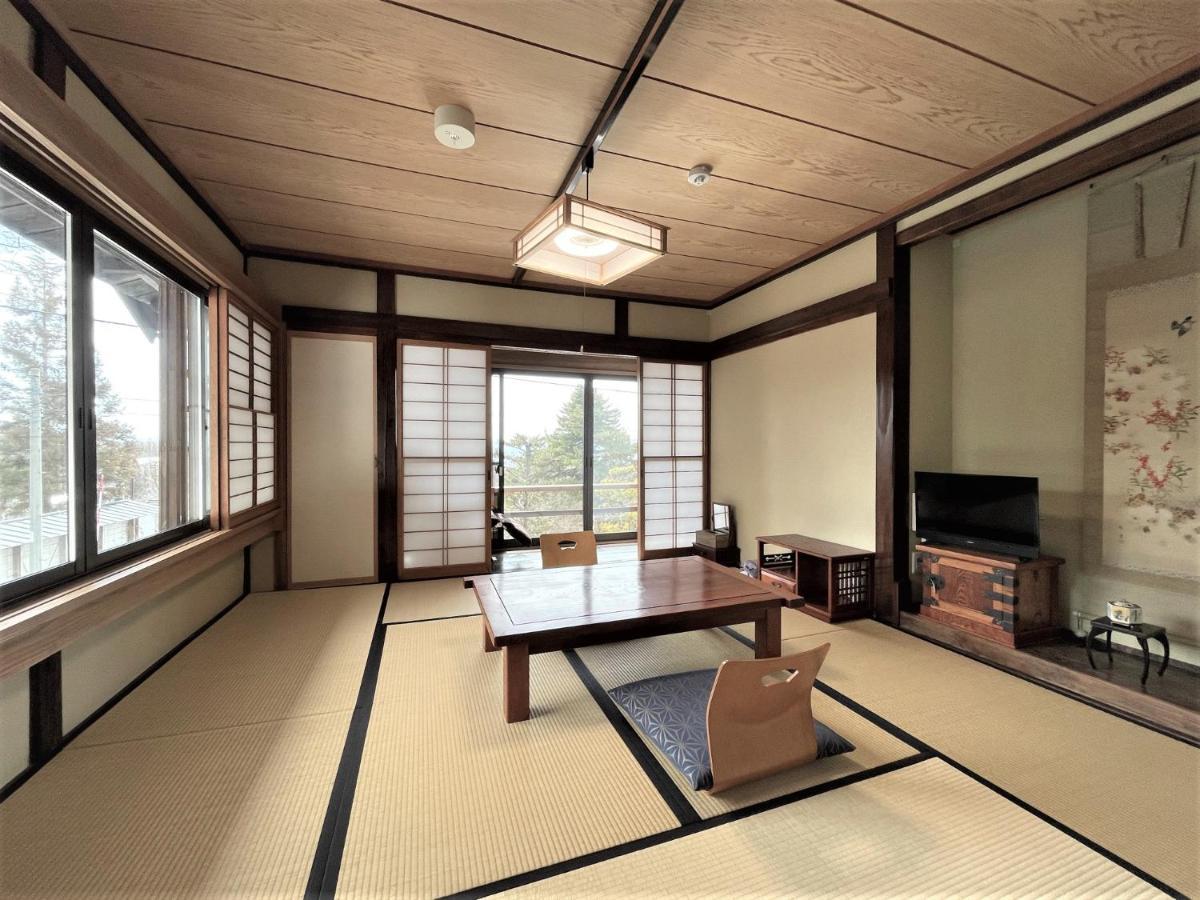 宿屋白金家 Yadoya-Shiroganeya 1日1組限定2名から8名様まで 全館貸切り 伝統的建造物の旅籠宿 Traditional Culture Experience Nagano Esterno foto