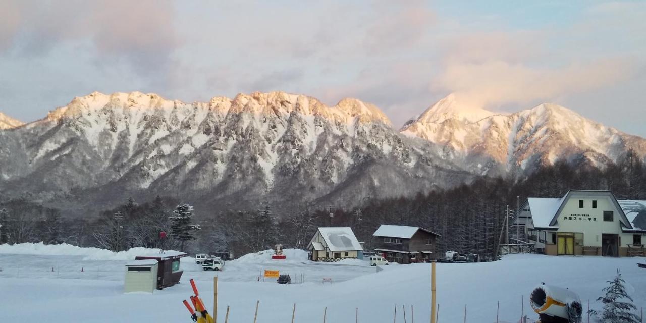 宿屋白金家 Yadoya-Shiroganeya 1日1組限定2名から8名様まで 全館貸切り 伝統的建造物の旅籠宿 Traditional Culture Experience Nagano Esterno foto