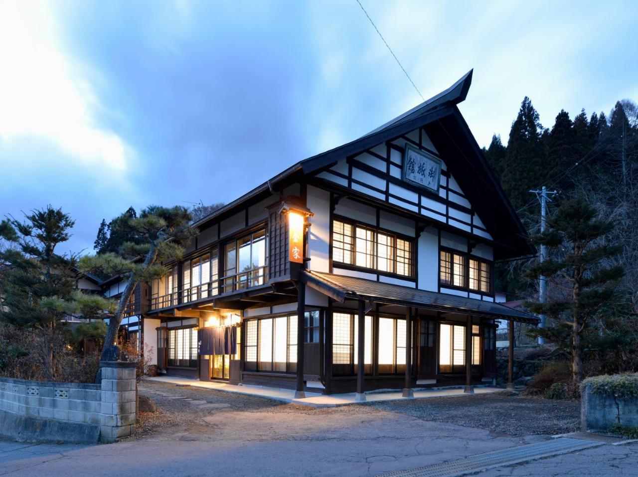宿屋白金家 Yadoya-Shiroganeya 1日1組限定2名から8名様まで 全館貸切り 伝統的建造物の旅籠宿 Traditional Culture Experience Nagano Esterno foto